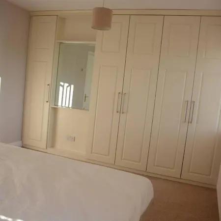 Modern 3 Bedroom House Near The Sea Ferienhaus *